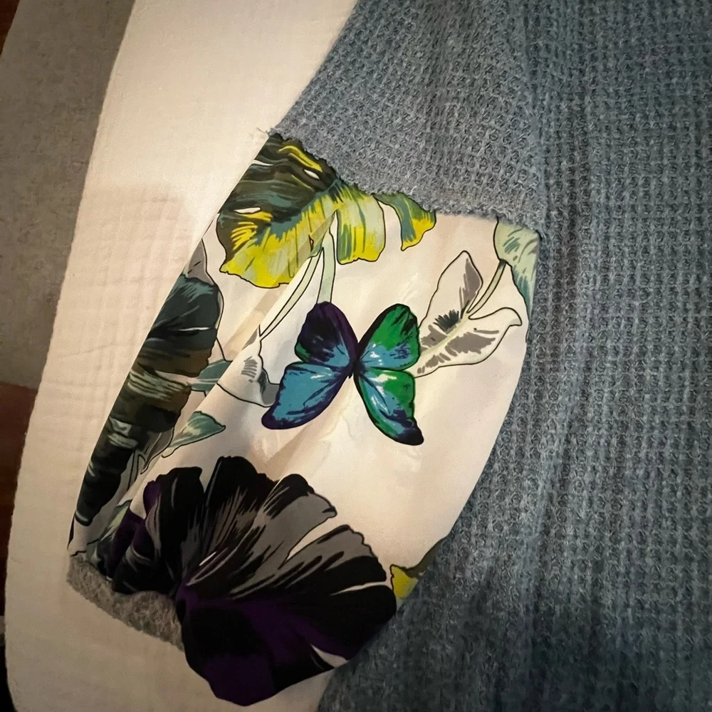 Elegant Blue and Floral Women's Blouse - Picture 6 of 9